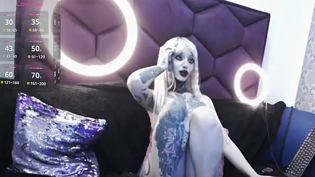 Snapshot of TyphoidMary chatting on 12.03.24 TyphoidMary online show from 12.03.24