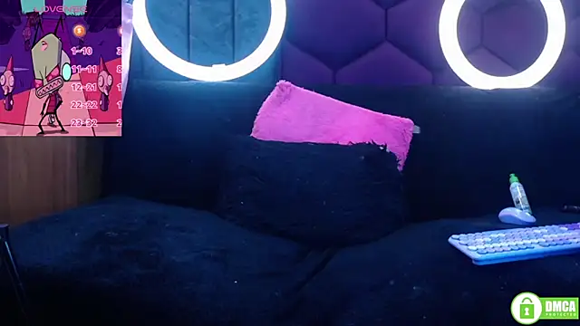 Snapshot of TyphoidMary chatting on 11.22.25 TyphoidMary online show from 11.22.25