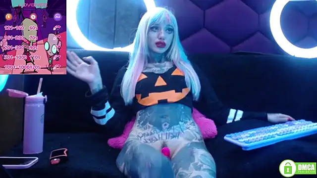 Snapshot of TyphoidMary chatting on 12.02.25 TyphoidMary online show from 12.02.25