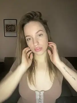 Snapshot of EdnaBradley chatting on 11.20.25 EdnaBradley online show from 11.20.25