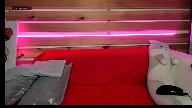 Nora Adamss online show from 10.15.25