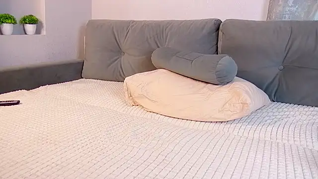 Ellaeternity online show from 02.06.25