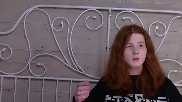 Snapshot of ZaynGraham chatting on 10.14.25 ZaynGraham online show from 10.14.25