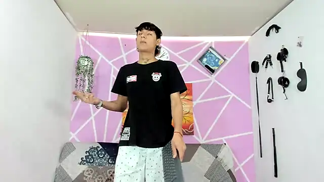 Fresahot2005 online show from 02.04.25