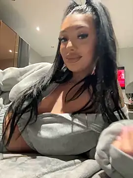 amirahylerr online show from 02.04.25