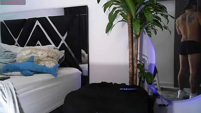 LeooBigBoy online show from 02.21.25