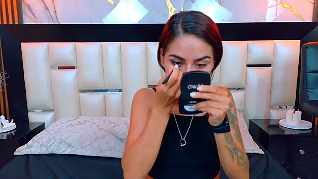 NicoleEsposito online show from 10.14.25