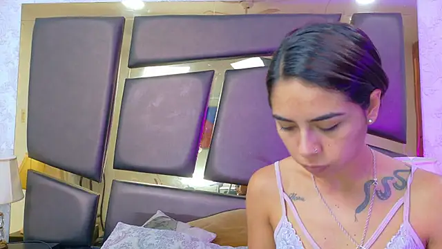 NicoleEsposito online show from 11.06.25