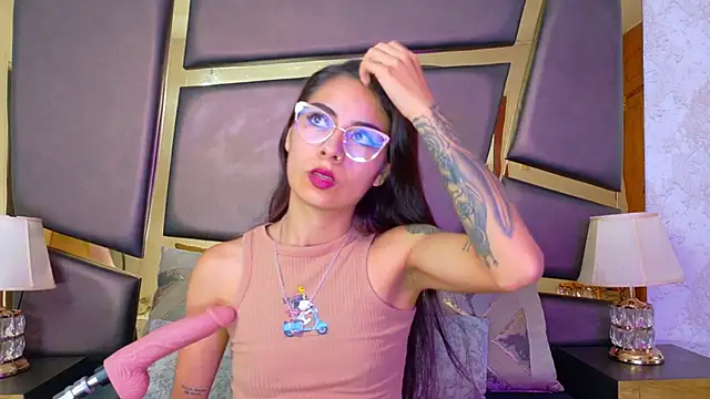 NicoleEsposito online show from 11.25.25