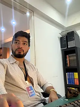 Snapshot of _tony8 chatting on 11.19.25 tony8 online show from 11.19.25