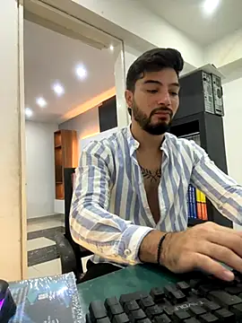 Snapshot of _tony8 chatting on 11.21.25 tony8 online show from 11.21.25