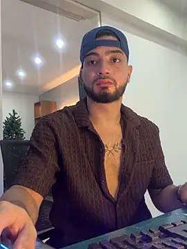 Snapshot of _tony8 chatting on 12.01.25 tony8 online show from 12.01.25