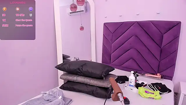 Maddyjohnsonn online show from 12.12.24