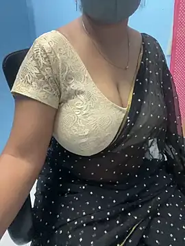 Snapshot of sajeetha chatting on 01.08.25 sajeetha online show from 01.08.25