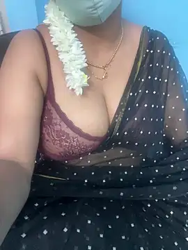 Snapshot of sajeetha chatting on 04.14.26 sajeetha online show from 04.14.26