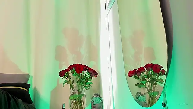 Snapshot of BambiiQueen chatting on 02.16.25 BambiiQueen online show from 02.16.25