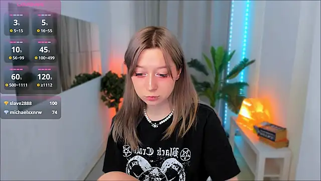 SaintGirl online show from 02.22.25