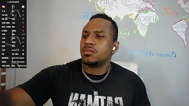 Snapshot of JhonBlacke chatting on 01.11.25 JhonBlacke online show from 01.11.25