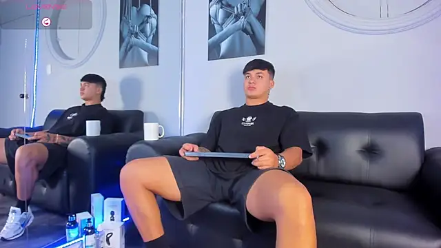 Cristopher strong online show from 11.22.25