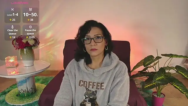 Snapshot of Elliee_ chatting on 03.03.25 Elliee online show from 03.03.25