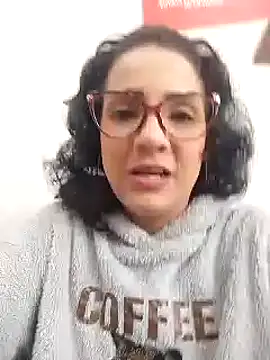 Snapshot of Elliee_ chatting on 03.11.25 Elliee online show from 03.11.25