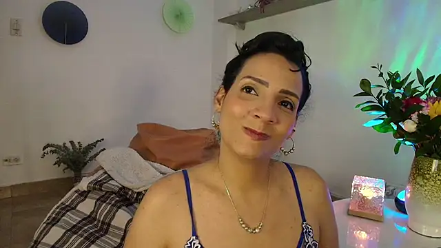 Snapshot of Elliee_ chatting on 03.20.25 Elliee online show from 03.20.25