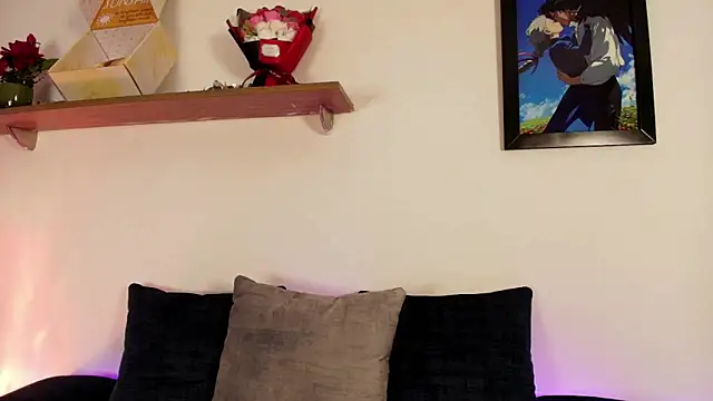 Snapshot of Elliee_ chatting on 10.22.25 Elliee online show from 10.22.25