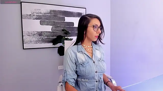 Snapshot of luna_willians chatting on 03.05.25 luna willians online show from 03.05.25