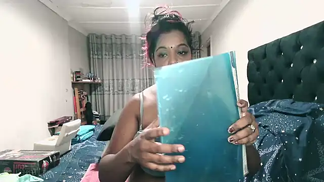 Indianmayaxoxo online show from 12.20.25