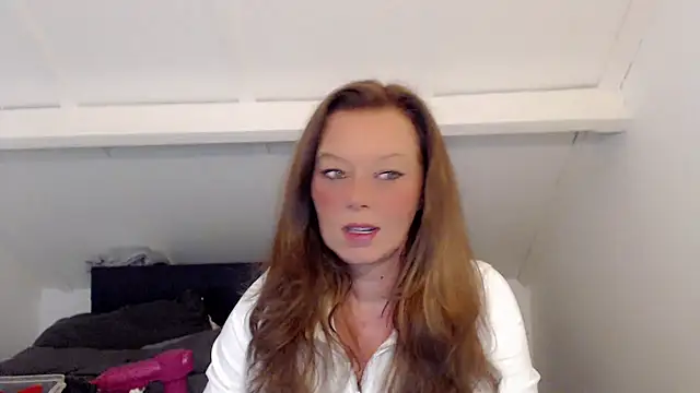 Snapshot of roxanna24 chatting on 03.12.26 roxanna24 online show from 03.12.26