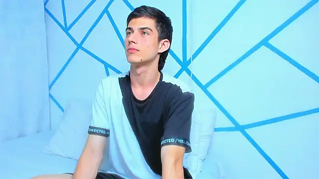 liam scott77 online show from 12.06.24