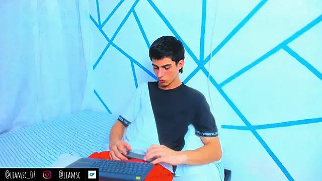 liam scott77 online show from 09.25.25