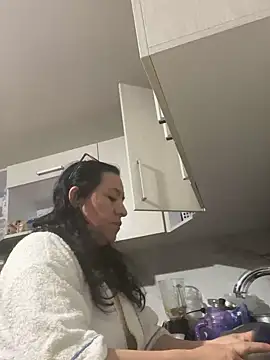 Freya Artemisa online show from 12.18.24