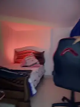 Snapshot of cristina1800 chatting on 03.19.25 cristina1800 online show from 03.19.25