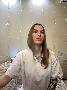 Snapshot of RachelBelI chatting on 01.09.25 RachelBelI online show from 01.09.25