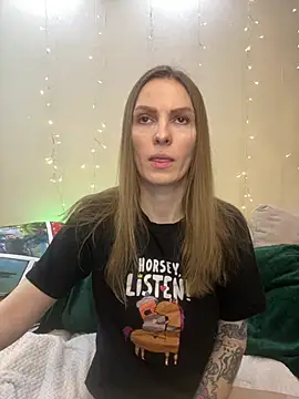 Snapshot of RachelBelI chatting on 02.19.25 RachelBelI online show from 02.19.25