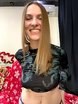 Snapshot of RachelBelI chatting on 11.28.25 RachelBelI online show from 11.28.25