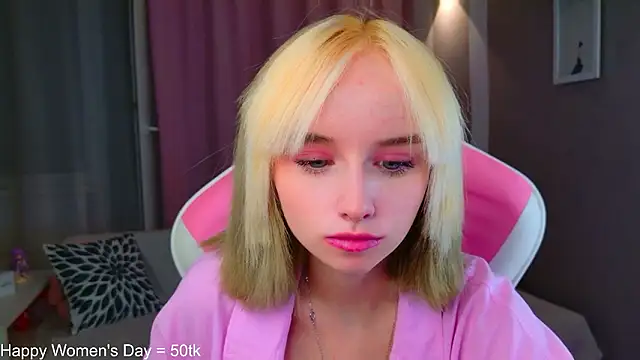 b4by LoL1 online show from 03.08.26