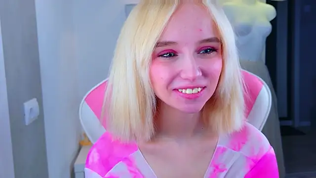 b4by LoL1 online show from 04.14.26