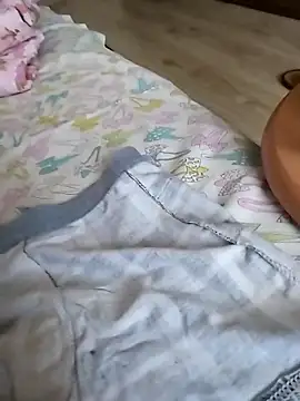 Snapshot of Grig1982 chatting on 10.16.25 Grig1982 online show from 10.16.25