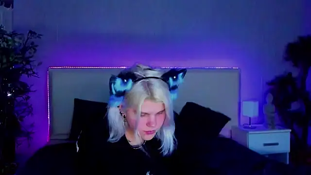 JoannLowe online show from 01.22.25