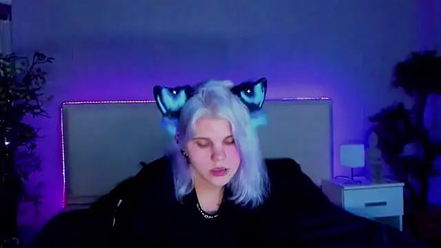 JoannLowe online show from 01.28.25