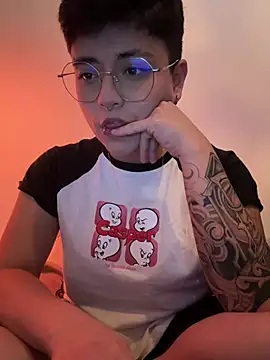 Ashley Chriss online show from 01.25.25