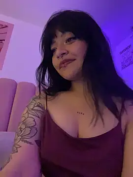 Ashley Chriss online show from 10.19.25