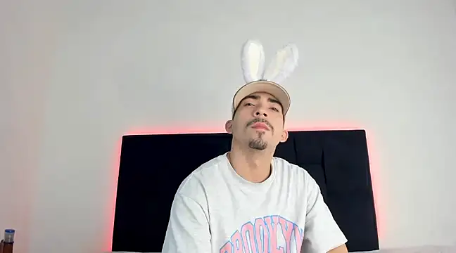 Snapshot of Dalejandr0 chatting on 02.12.25 Dalejandr0 online show from 02.12.25