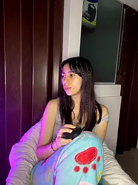 Catyloves online show from 12.06.24