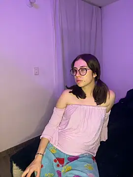 Catyloves online show from 01.24.25