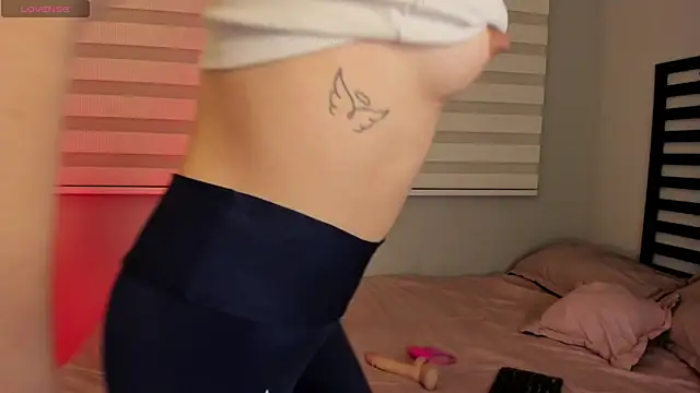 Catyloves online show from 09.17.25