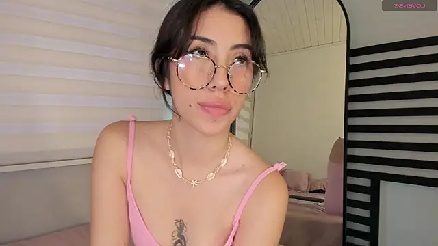 Catyloves online show from 10.06.25