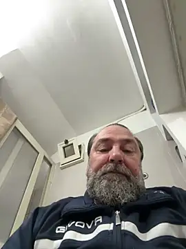 Snapshot of ros217 chatting on 01.19.26 ros217 online show from 01.19.26